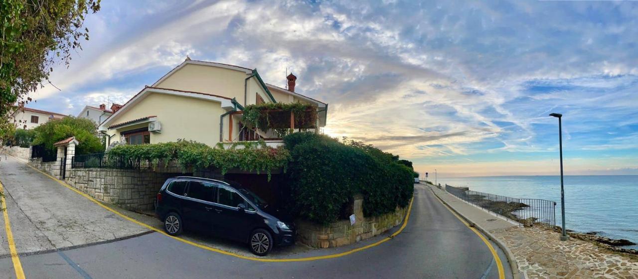 Apartmaji Pri Bosi Nogi Izola Exterior photo