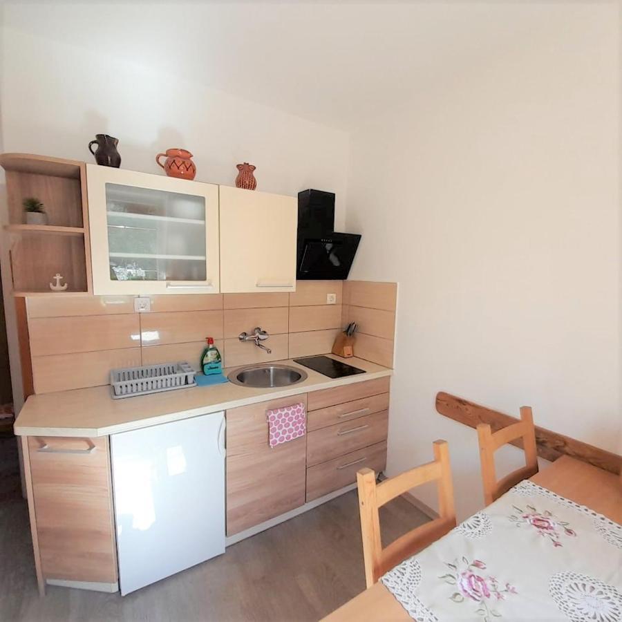 Apartmaji Pri Bosi Nogi Izola Exterior photo