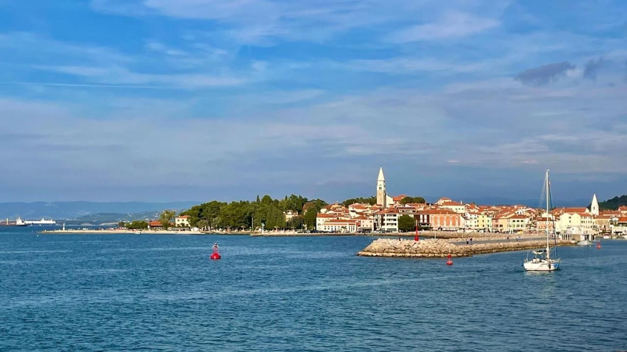 Apartmaji Pri Bosi Nogi Izola Exterior photo