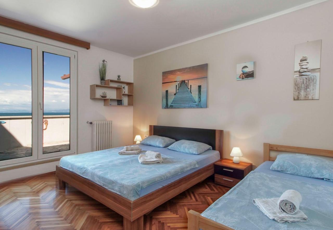 Apartmaji Pri Bosi Nogi Izola Exterior photo